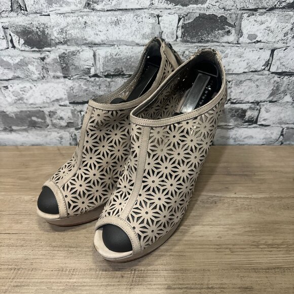 NWT Kelsi Dagger Warm Gray Heels Size 10 IN BOX - Picture 2 of 14